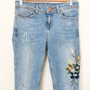 Floral embroidered jeans